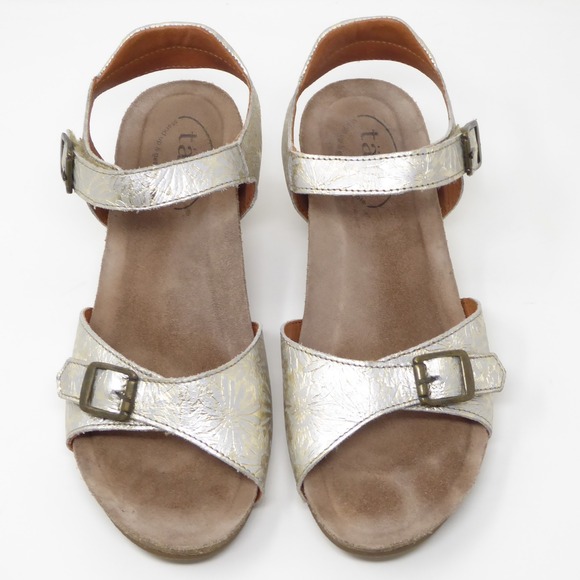 Taos Traveler Silver Gold Floral Wedge Sandals Leather Size 39 EU / 8-8.5 US - Picture 2 of 10
